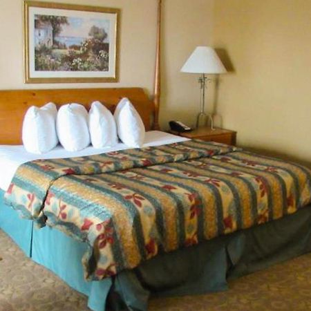 Magnuson Grand Pioneer Inn And Suites Escanaba Εξωτερικό φωτογραφία