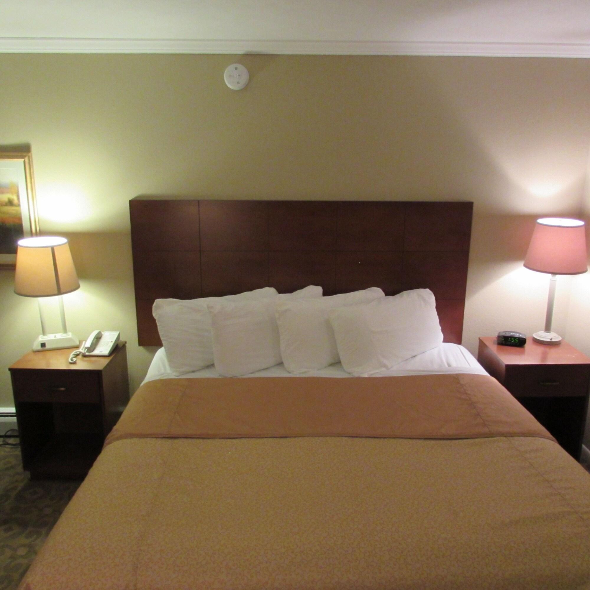 Magnuson Grand Pioneer Inn And Suites Escanaba Εξωτερικό φωτογραφία