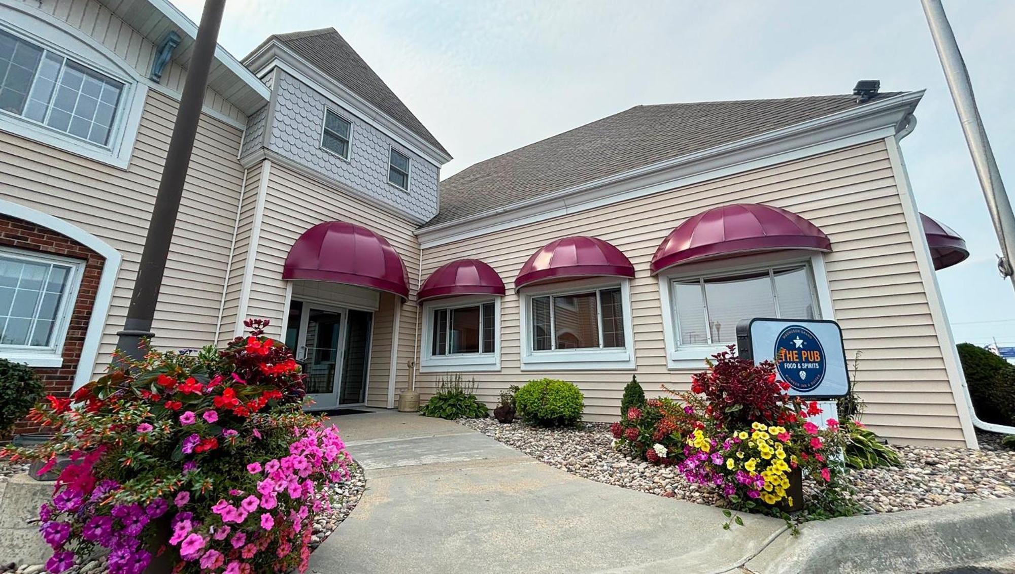 Magnuson Grand Pioneer Inn And Suites Escanaba Εξωτερικό φωτογραφία
