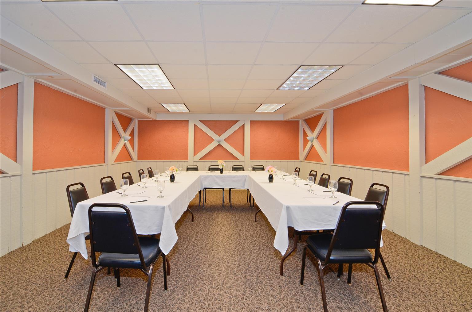 Magnuson Grand Pioneer Inn And Suites Escanaba Επιχειρήσεις φωτογραφία