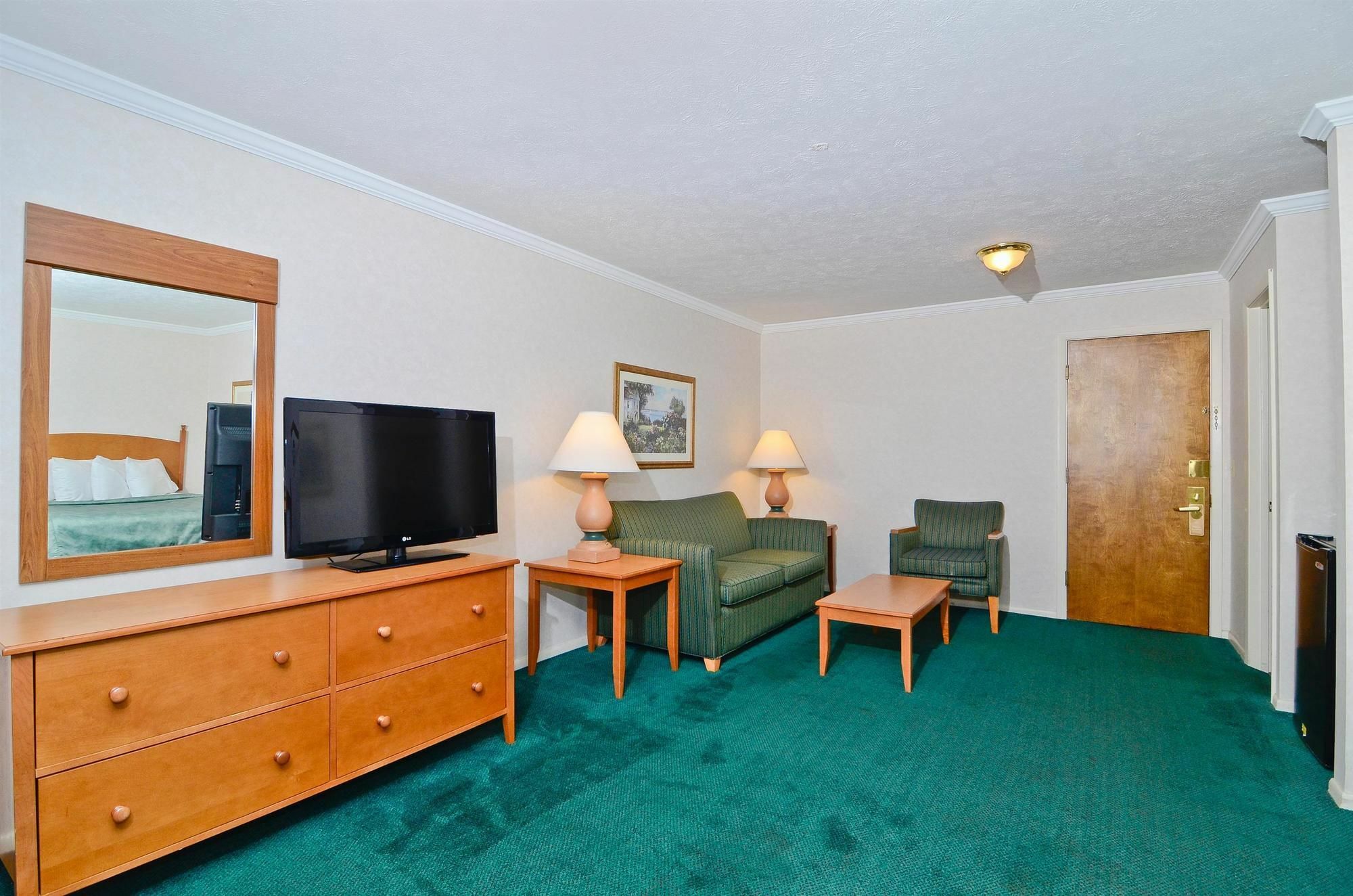 Magnuson Grand Pioneer Inn And Suites Escanaba Εξωτερικό φωτογραφία